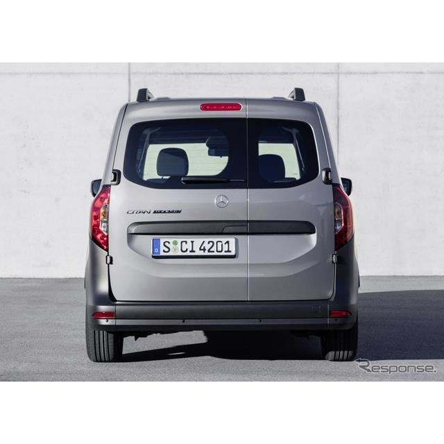 メルセデスベンツの新型商用車 10月末からドイツで納車 価格 Com