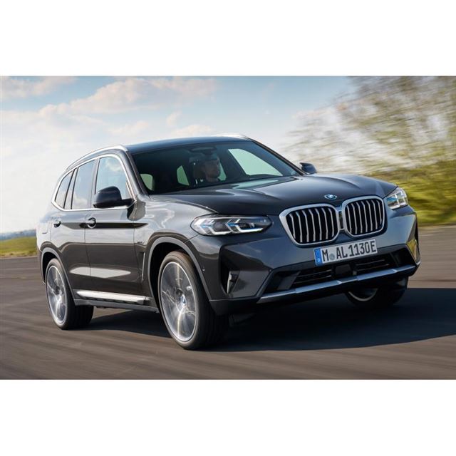 Bmwがミドルサイズsuv X3 X4 を大幅改良 ハンズオフ運転支援システムを新採用 価格 Com
