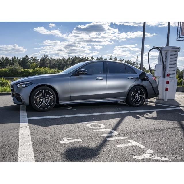 メルセデスベンツ Cクラス 新型にphv Evモードは最大111km 受注を欧州で開始 価格 Com