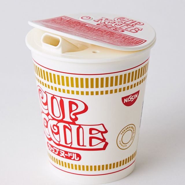 「CUP NOODLE 50TH ANNIVERSARY カップヌードル 加湿器 BOOK」