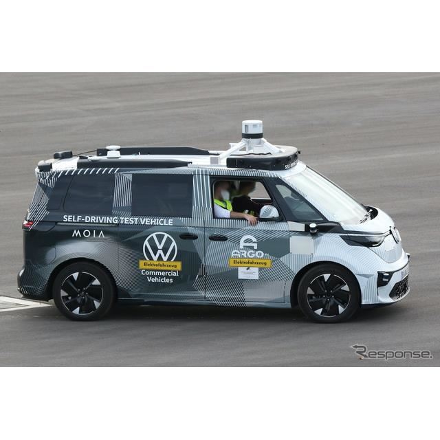 復活のワーゲンバス Id Buzz 乗用車バージョンを初スクープ 内装も激写 価格 Com