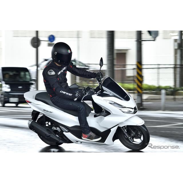 ホンダ PCX 試乗】見た目のチャラさとは裏腹な「縁の下の力持ち」…伊丹考裕 - 価格.com