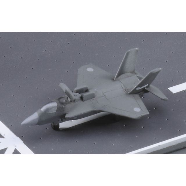 ハセガワ、1/700スケール「海上自衛隊 護衛艦 いずも “第1次改修時”」を本日4/30発売 - 価格.com