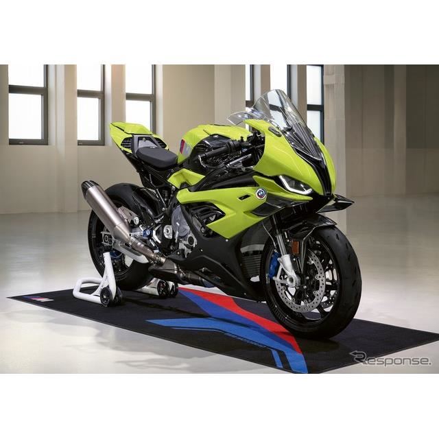 BMW M1000RR、「サンパウロイエロー」の限定モデル発売…BMW M社50周年