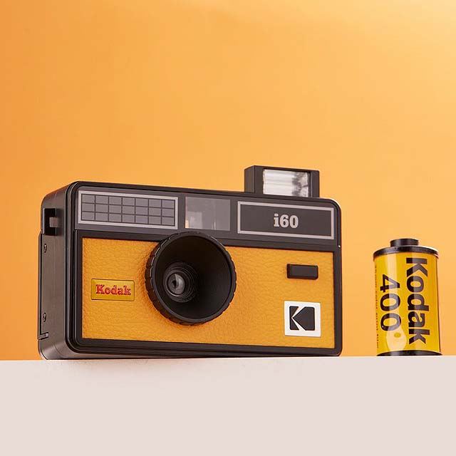 コダック、ポップアップ式フラッシュ搭載のフィルムカメラ