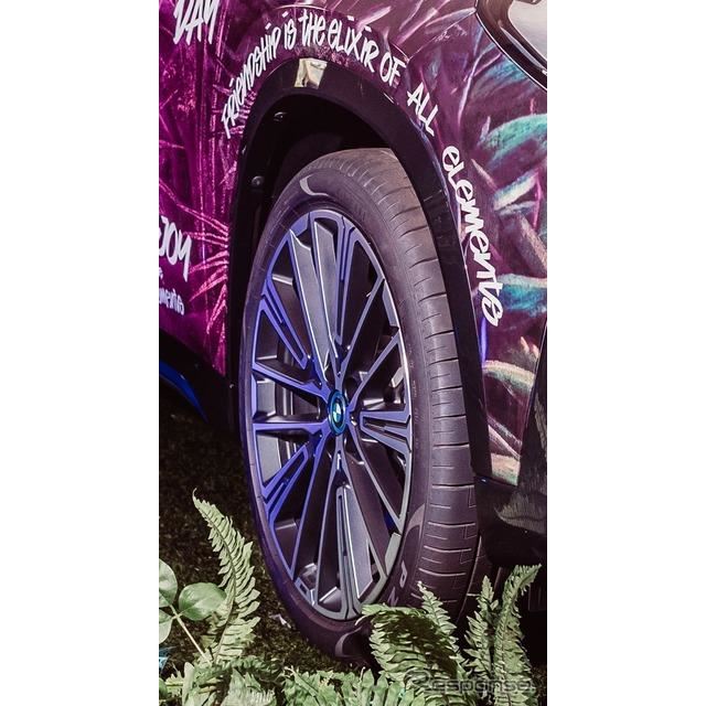 BMW iX1 ̃A[gJ[