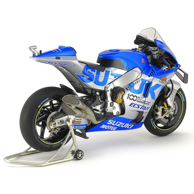 タミヤ、2020年MotoGPでチームタイトルを獲得した「スズキ GSX-RR」1