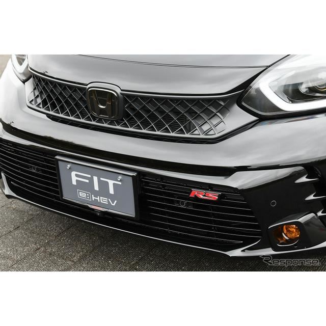 ホンダ フィット 改良新型】「RS」を自分らしく、さりげないカスタマイズが光る純正アクセサリー仕様 - 価格.com