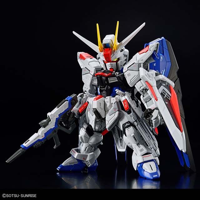 バンダイ、“SD史上最高の可動”「MGSD フリーダムガンダム」最新の製品