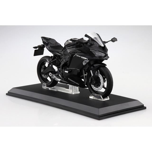 1/12スケールの「KAWASAKI Ninja ZX-25R」がブラックなど3色で登場 