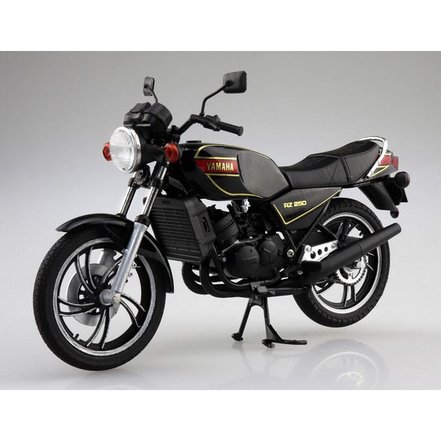 Yamaha RZ250」がAOSHIMA “完成品バイク”シリーズに登場、YSP