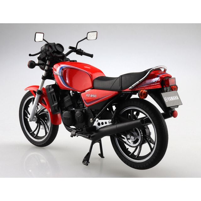 Yamaha RZ250」がAOSHIMA “完成品バイク”シリーズに登場、YSPカラー 