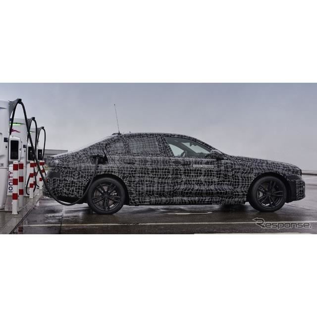 BMW i5 ̃vg^Cv