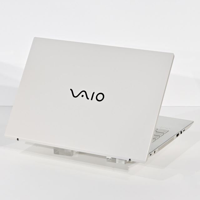 VAIO F14（価格.comマガジンによる取材写真）