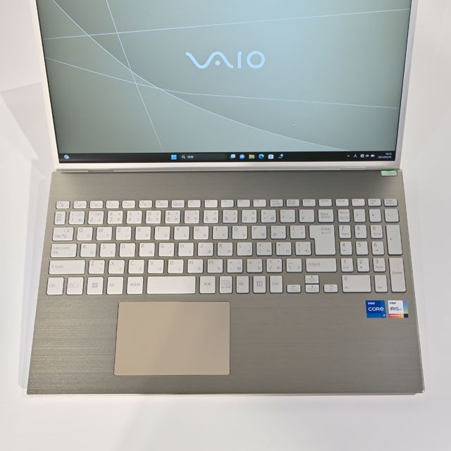 VAIO F16（価格.comマガジンによる取材写真）