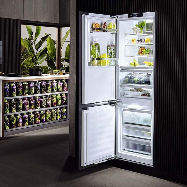 ミーレ、初のビルトイン冷凍冷蔵庫「KFNS 7734 D」「KFNS 7795 D