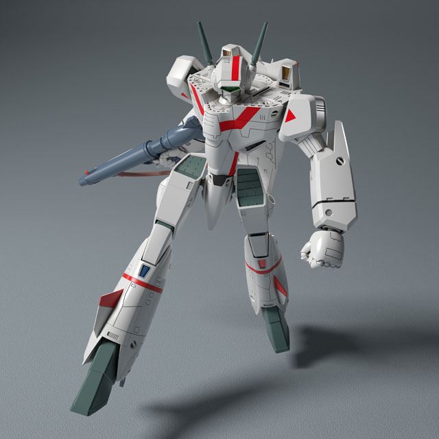 超時空要塞マクロス」より、「VF-1J バルキリー」バトロイド形態が1/72