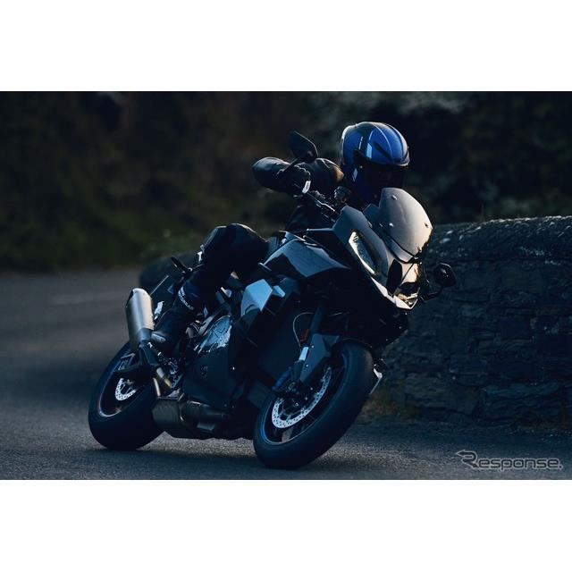 BMW M 1000 XR ̃vg^Cv