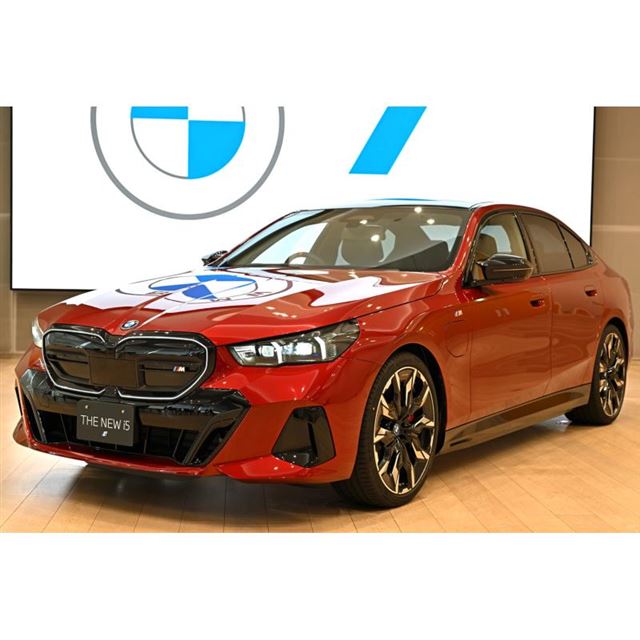 新型「BMW 5シリーズ」が日本上陸 BEVの「i5」と4気筒エンジン車のみをラインナップ - 価格.com