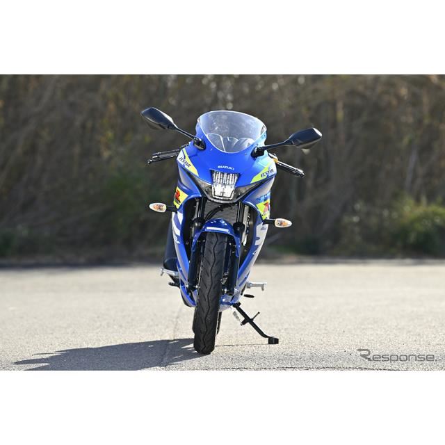 スズキ GSX-R125 試乗】エンジンをビンビン唸らせていた“元若手”にも刺さる…伊丹孝裕 - 価格.com