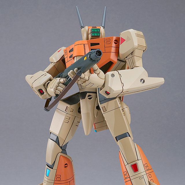 超時空要塞マクロス」VF-1D バトロイドバルキリーが1/72スケールプラモ 