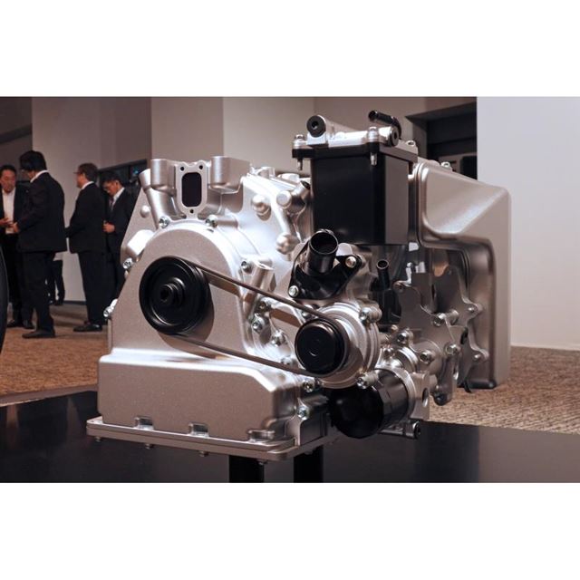マツダが電動化時代へ向けたロータリーエンジン開発の概要を発表 - 価格.com