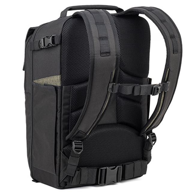 thinkTANKphoto、ミラーレスカメラの持ち運びに適した18Lバックパック - 価格.com