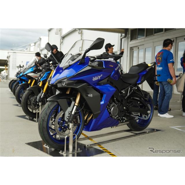 スズキ、「GSX-S/R Meeting 2024」でまさかの新型2車種をサプライズ公開＆展示 鈴木社長「来年は40周年記念を」 - 価格.com