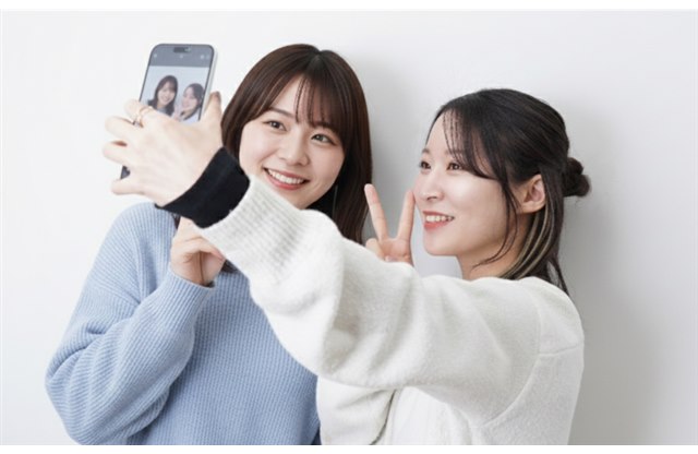 �T���R�[�A����f�ȃA�E�g�J�����Ŏ��B��ł���w�O�J���Ŏ��R�ɐ����uiPhone��p���B�胂�j�^�[�v�x