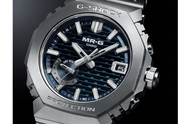 カシオ、G-SHOCK最上位「MR-G」から青の伝統色「縹色」をあしらった「MRG-B2100D」