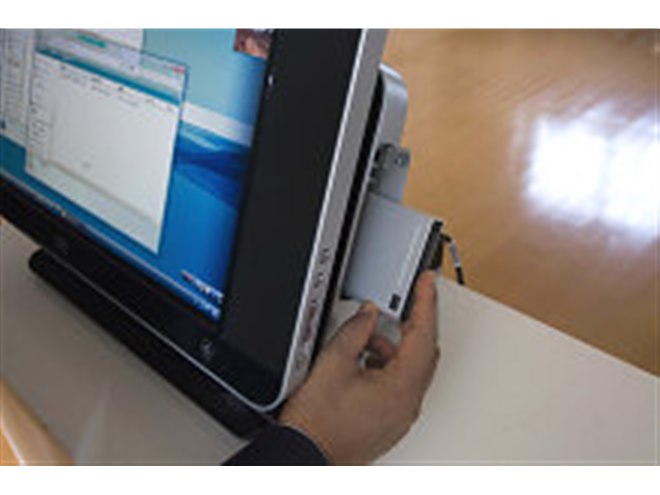 HP、タッチスクリーン操作の液晶一体型PC「TouchSmart PC」 - 価格.com