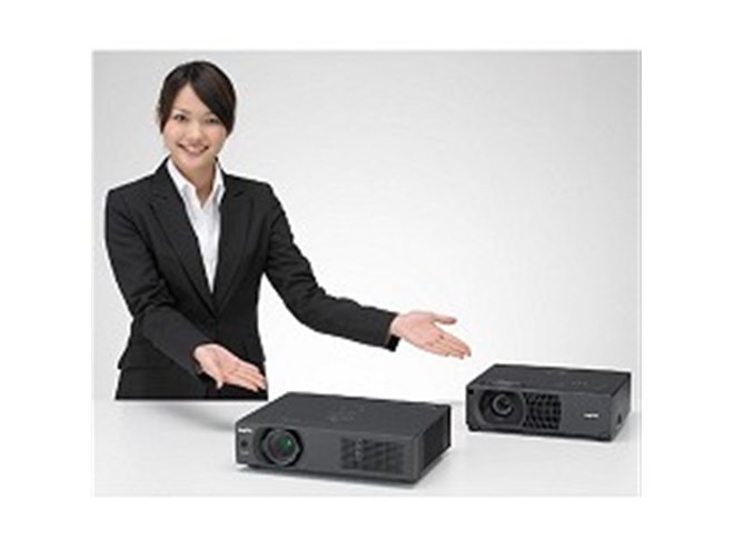 三洋電機、WXGA対応のモバイルプロジェクタ2機種 - 価格.com
