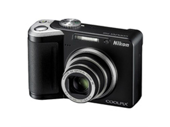 ニコン、機能性重視のデジカメ「COOLPIX P60」 - 価格.com