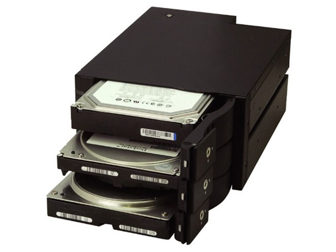 センチュリー、SATA&SAS3台収容可能なHDDケース - 価格.com