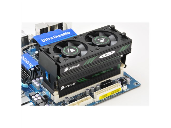 Corsair、Phenom II用DDR3メモリーの4枚セット - 価格.com