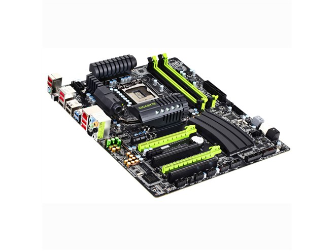 GIGABYTE、Z68搭載のゲーミングマザーボード - 価格.com