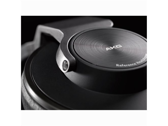 AKG、新開発50㎜径ドライバー搭載密閉型ヘッドホン - 価格.com