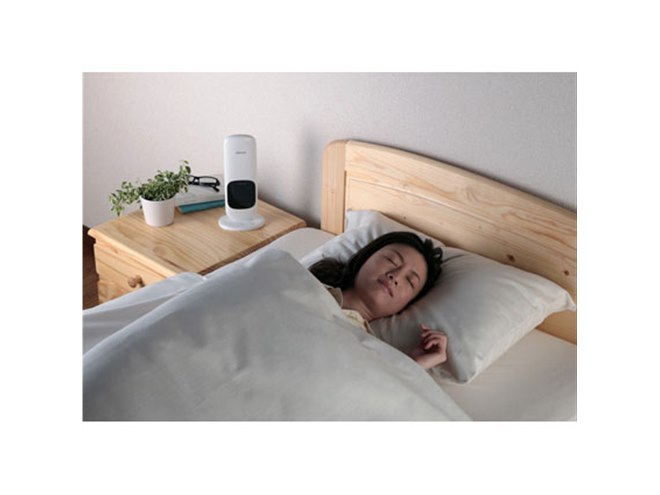 オムロン、電波センサーで眠りの状態を測る睡眠計 - 価格.com