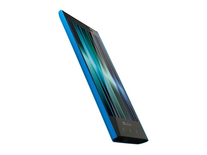 ソフトバンク、有機EL搭載の薄型・防水スマホ「102P」を3/23発売