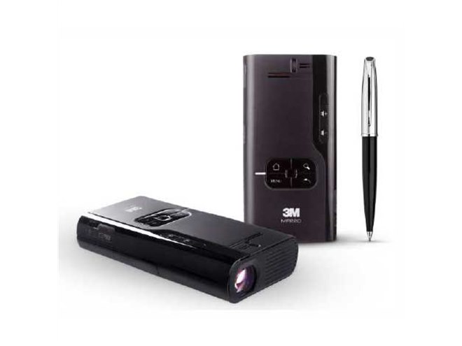 住友3M、輝度65ルーメンのモバイルプロジェクター「MP220」を発売