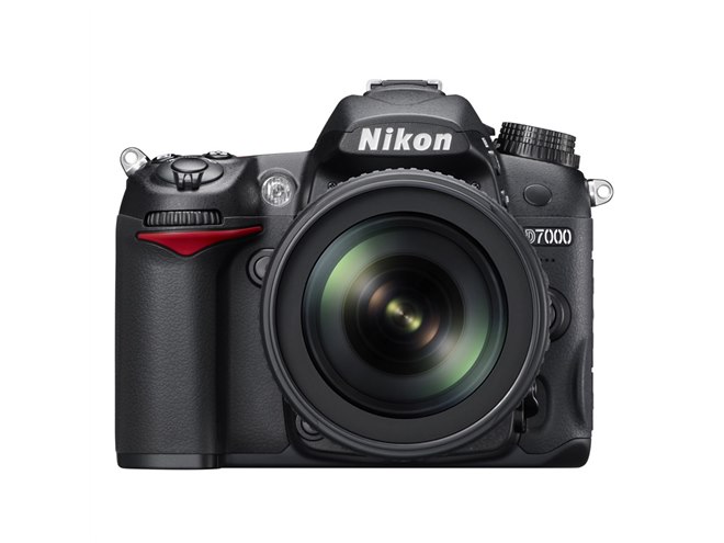 Nikon D7000【ショット数3631】　標準レンズ、リモコン付 Nikon D7000【ショット数3631】 標準レンズ、リモコン付