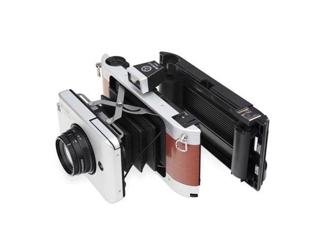 ロモ、「Belair X 6-12」でパノラマ写真が撮れるカメラバック - 価格.com