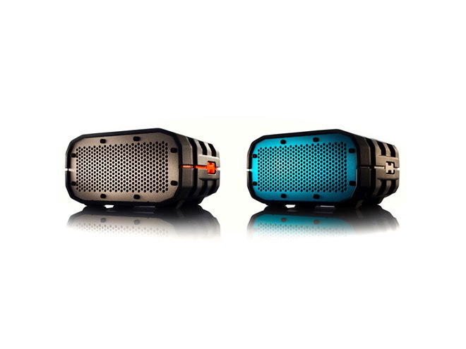 BRAVEN、マイク内蔵の防水スピーカー「BRV-1」 - 価格.com