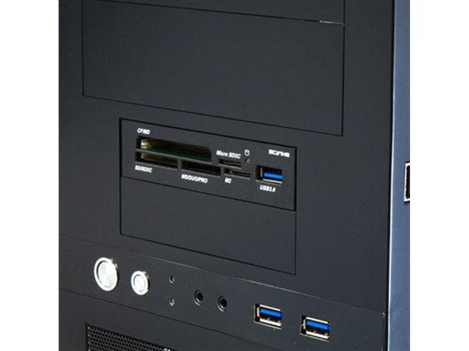 サイズ、3.5インチベイ内蔵型のカードリーダー「鎌リーダー USB3.0