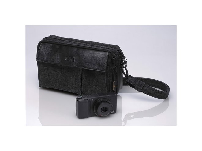 【極美品】RICOH GR 2013 APS-C(447ショット)ストラップ付 特別塗装と専用アクセサリーをセットした数量限定モデル RICOH