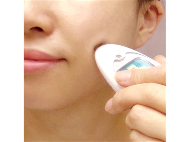 デザインファクトリー、日本気象協会と共同開発した肌チェッカー