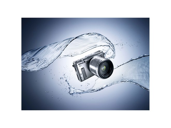 ニコン、防水ミラーレス「Nikon 1 AW1」を10/10発売 - 価格.com