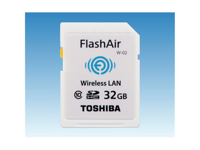 東芝、同時接続機能を搭載した「FlashAir」の32GBモデル - 価格.com