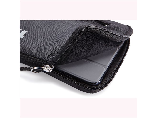 THULE、ジッパー式のiPad miniスリーブケース - 価格.com