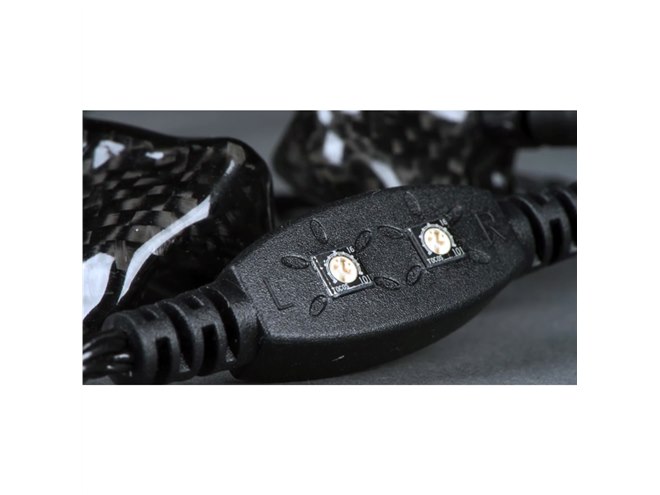 JH Audio、片側12ドライバーの最上位カスタムイヤホン - 価格.com